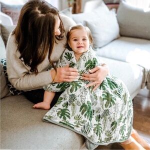 Little Unicorn Tropical Leaf Muslin Quilt